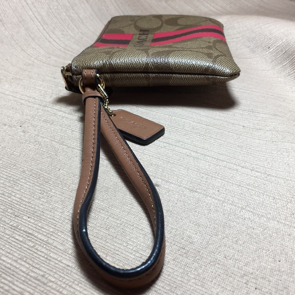 Coach wristlet - Picture 4 of 8